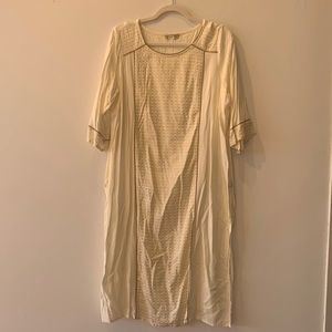 Aurelia XXL Kurta White & Gold 100% Viscose Indian Attire